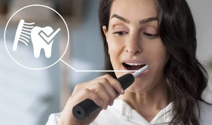 Bàn chải điện sóng siêu âm kết hợp giữa sóng siêu âm và rung cơ học để vệ sinh răng miệng tốt hơn