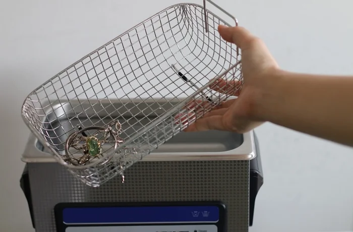 Máy rửa siêu âm VinaGoodTech giúp việc là sạch dễ dàng, hiệu quả, tiết kiệm chi phí hơn